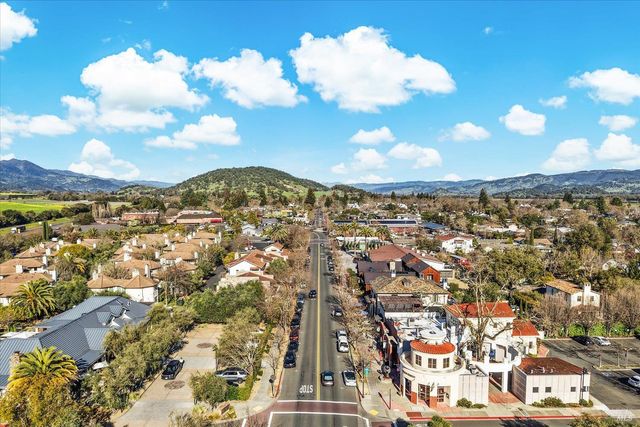 2004 Oak Cir, Yountville, CA 94599