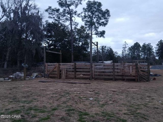 10933 Lawrence Road, Fountain, FL 32438