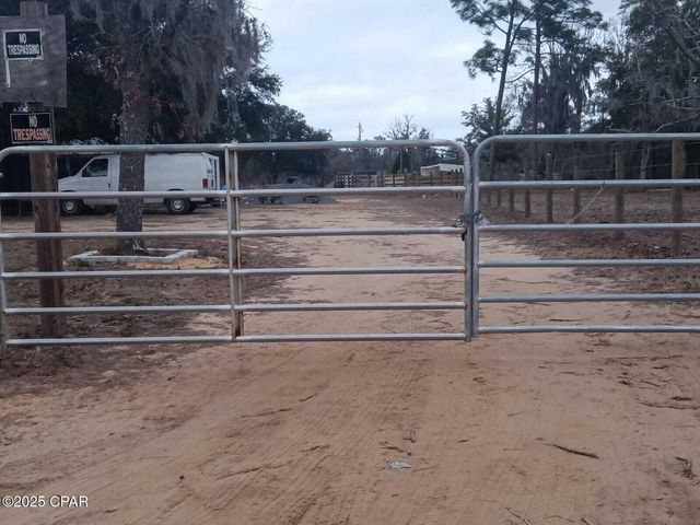 10933 Lawrence Road, Fountain, FL 32438