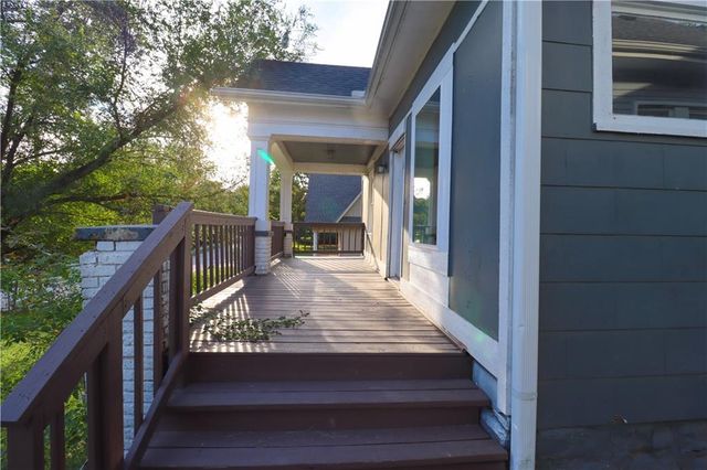 1052 Cleveland Avenue, Kansas City, KS 66101