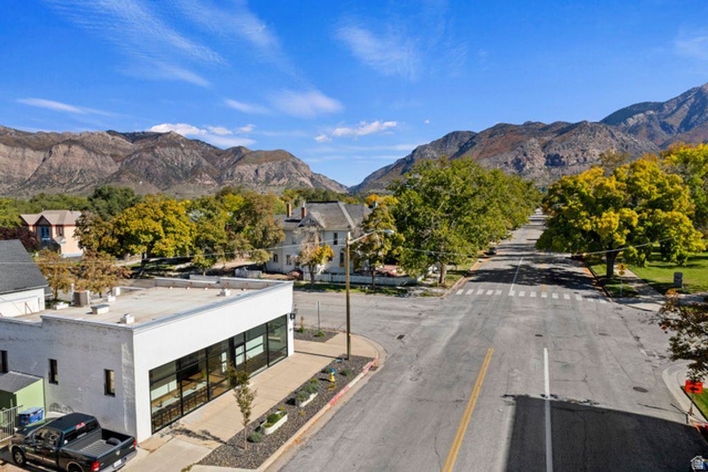 584 E 24TH #A, Ogden, UT 84401 — photo 2