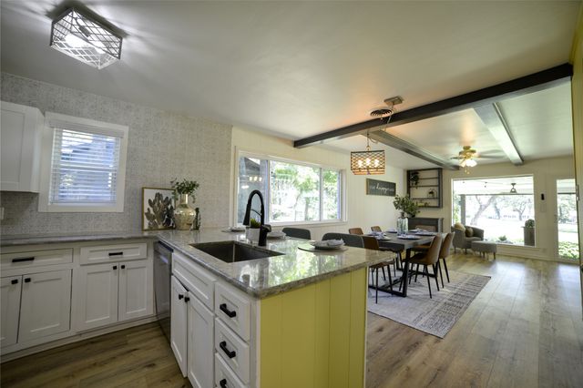 123 Modoc Trail, Gainesville, TX 76240