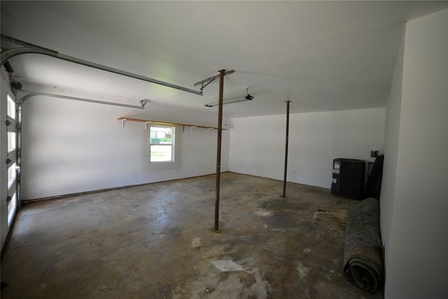 123 Modoc Trail, Gainesville, TX 76240