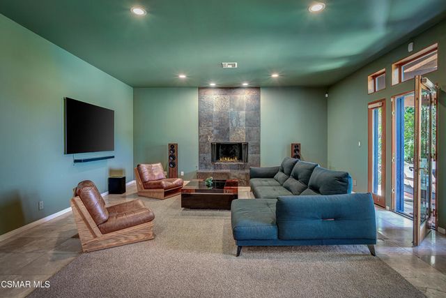419 Helga Court, Newbury Park, CA 91320