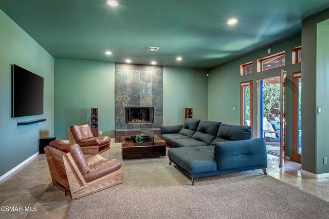 419 Helga Court, Newbury Park, CA 91320