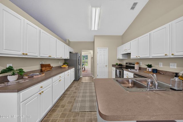 1254 MCGIRTS CREEK Drive, Jacksonville, FL 32221
