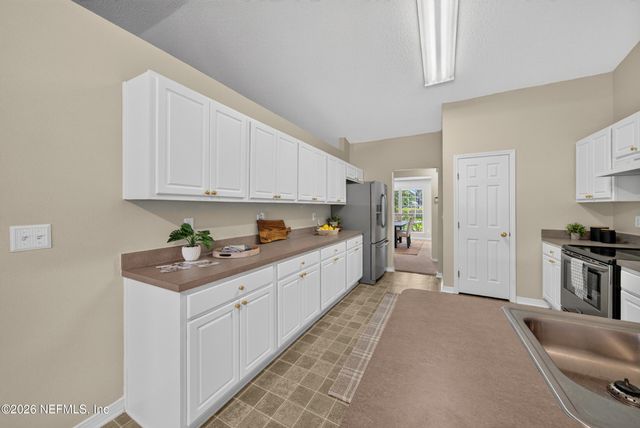 1254 MCGIRTS CREEK Drive, Jacksonville, FL 32221