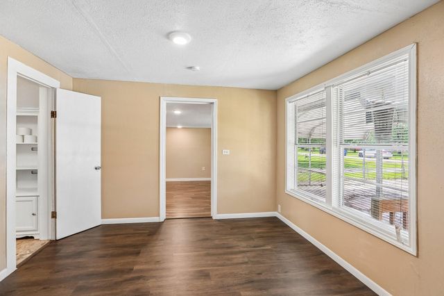 2606 2nd Avenue N, Texas City, TX 77590