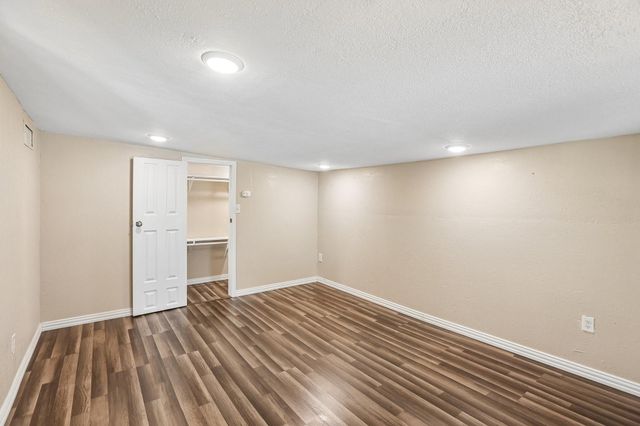 2606 2nd Avenue N, Texas City, TX 77590