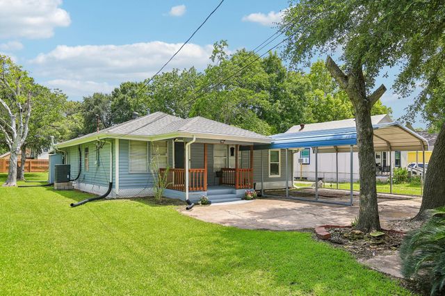 2606 2nd Avenue N, Texas City, TX 77590
