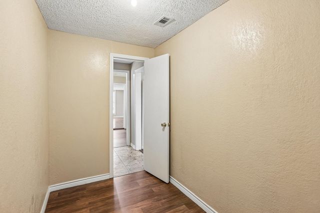 2606 2nd Avenue N, Texas City, TX 77590
