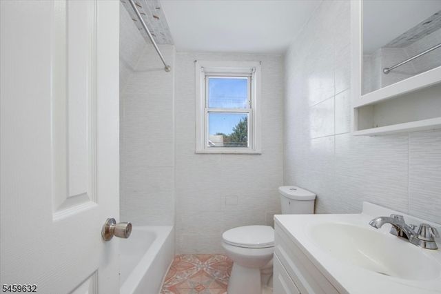 37 Newark Pompton Tpke, Little Falls Twp., NJ 07424