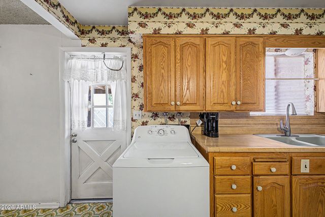 1522 W 7TH Street, Tempe, AZ 85281