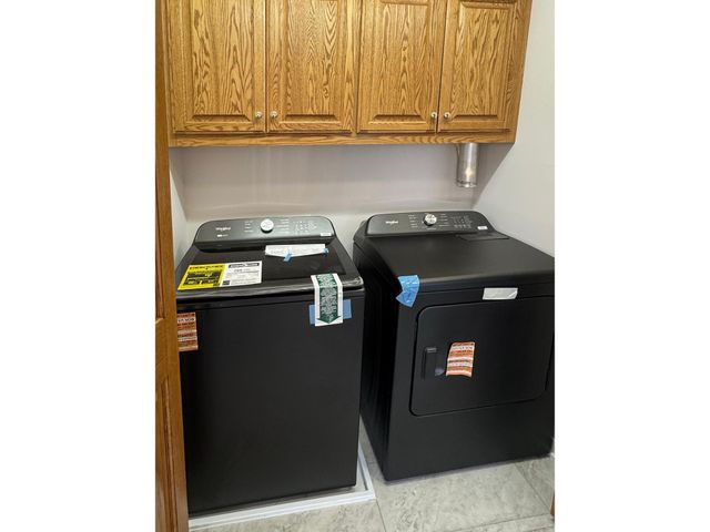 2498 Pond Circle E, Mendota Heights, MN 55120