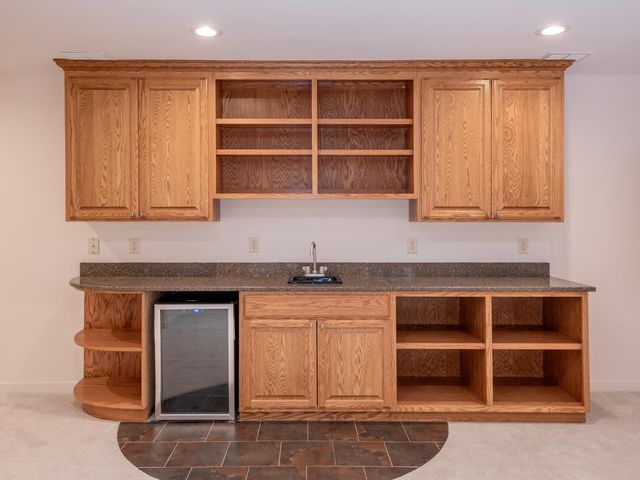 2498 Pond Circle E, Mendota Heights, MN 55120