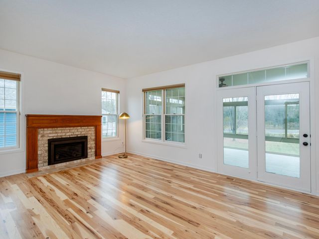 2498 Pond Circle E, Mendota Heights, MN 55120