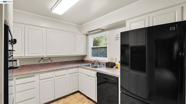 2457 2457 Ramona St, Pinole, CA 94564