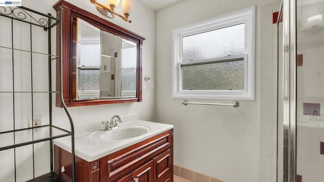 2457 2457 Ramona St, Pinole, CA 94564