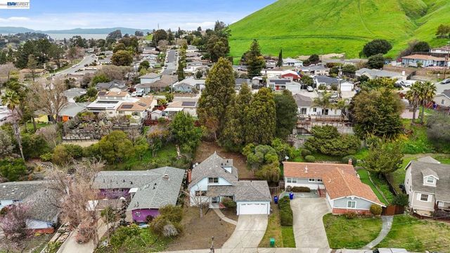 2457 2457 Ramona St, Pinole, CA 94564