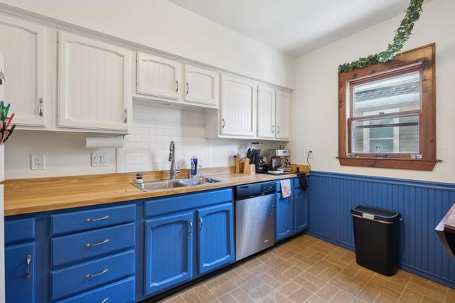 2211 10th Avenue S, Minneapolis, MN 55404