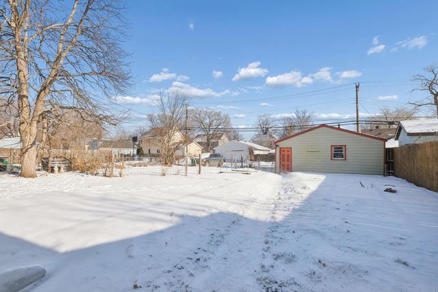 2211 10th Avenue S, Minneapolis, MN 55404