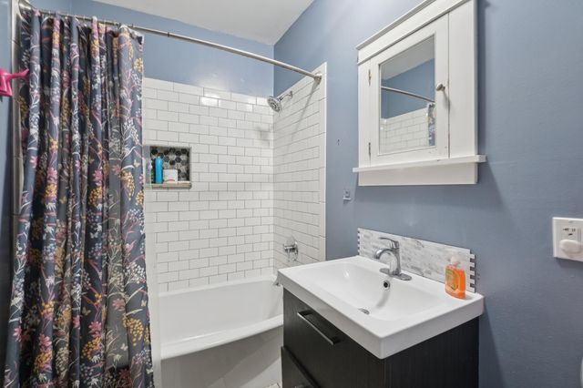 2211 10th Avenue S, Minneapolis, MN 55404