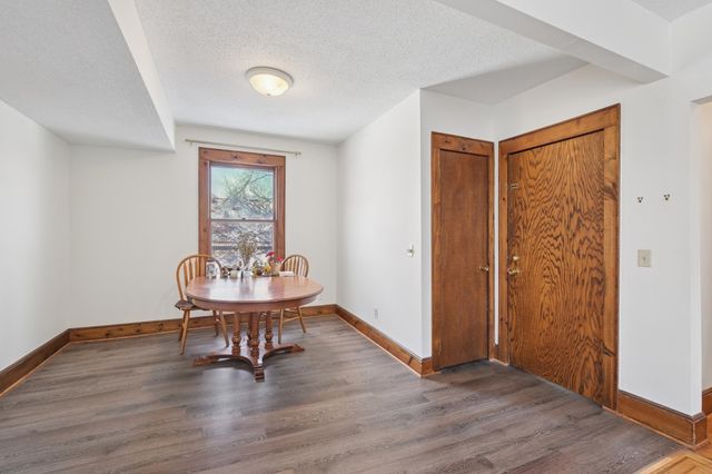 2211 10th Avenue S, Minneapolis, MN 55404