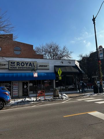 2923 N Broadway Avenue, Chicago, IL 60657