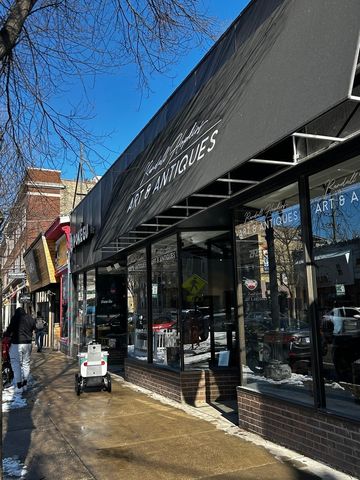 2923 N Broadway Avenue, Chicago, IL 60657