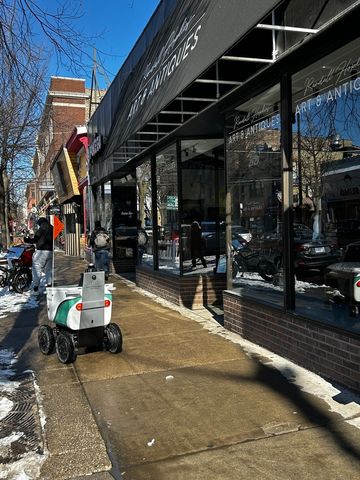 2923 N Broadway Avenue, Chicago, IL 60657