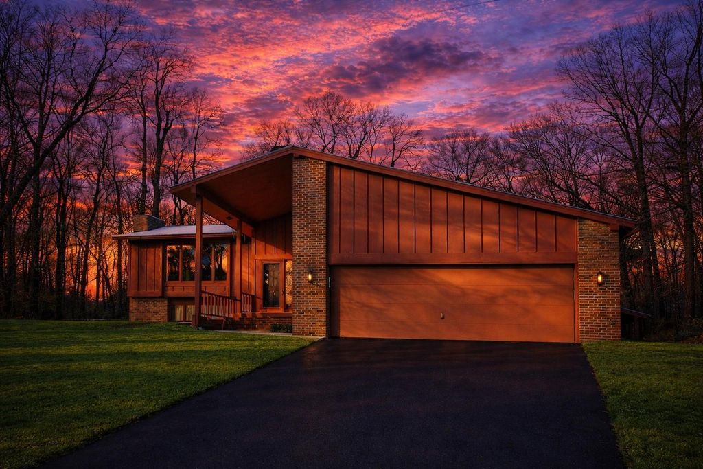 5210 Shady Lane, Excelsior, MN 55331