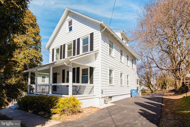 933 HENRY AVE, Wayne, PA 19087
