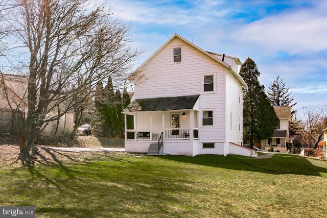 933 HENRY AVE, Wayne, PA 19087