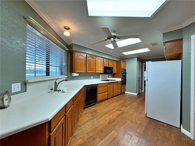 2300 Memorial Pkwy, Portland, TX 78374