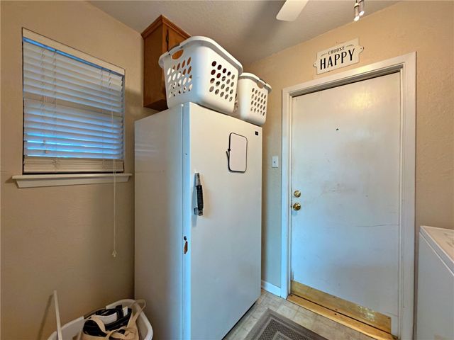 2300 Memorial Pkwy, Portland, TX 78374