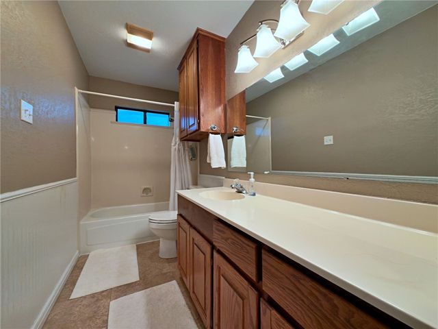 2300 Memorial Pkwy, Portland, TX 78374