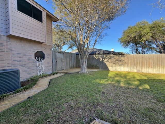 2300 Memorial Pkwy, Portland, TX 78374