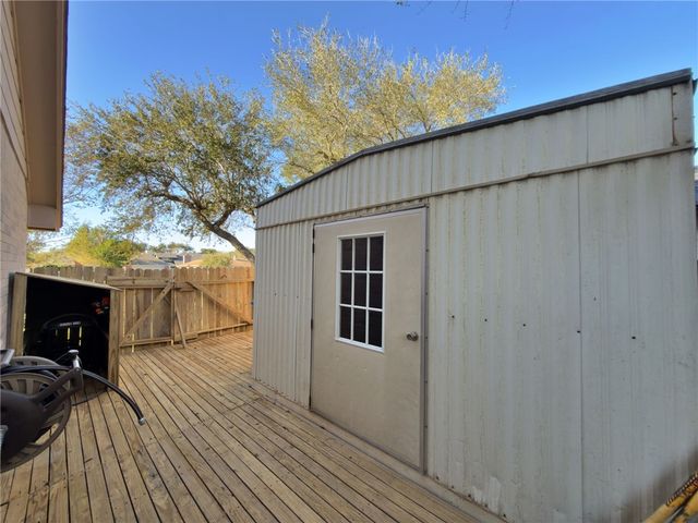 2300 Memorial Pkwy, Portland, TX 78374