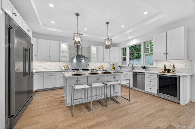 5 Pepperday Avenue, Port Washington, NY 11050