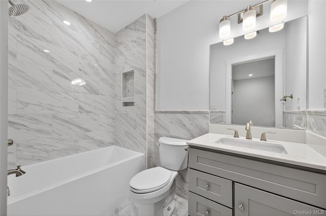 5 Pepperday Avenue, Port Washington, NY 11050