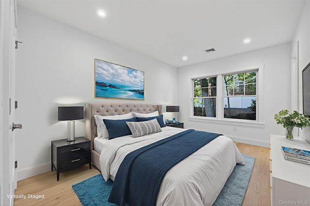 5 Pepperday Avenue, Port Washington, NY 11050