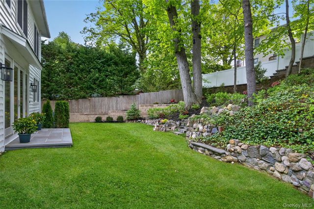 5 Pepperday Avenue, Port Washington, NY 11050