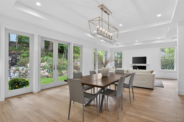 5 Pepperday Avenue, Port Washington, NY 11050