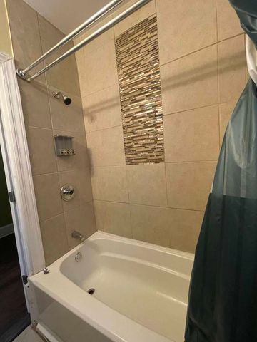 6835 S Calumet Avenue, Chicago, IL 60637