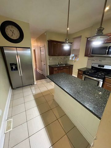 6835 S Calumet Avenue, Chicago, IL 60637