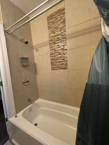 6835 S Calumet Avenue, Chicago, IL 60637