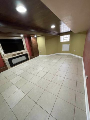 6835 S Calumet Avenue, Chicago, IL 60637