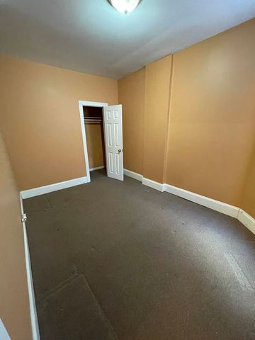 6835 S Calumet Avenue, Chicago, IL 60637