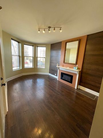 6835 S Calumet Avenue, Chicago, IL 60637