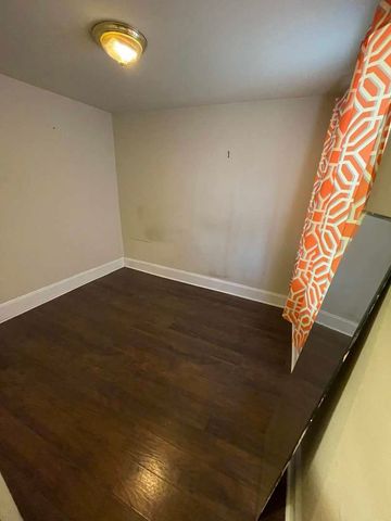 6835 S Calumet Avenue, Chicago, IL 60637